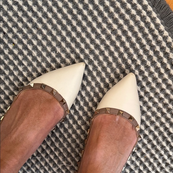 Valentino Women's Cream Rockstud Flats - Picture 11 of 11